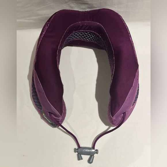 Cabeau Evolution Cool Memory Foam Travel Neck Pillow - Picture 1 of 8